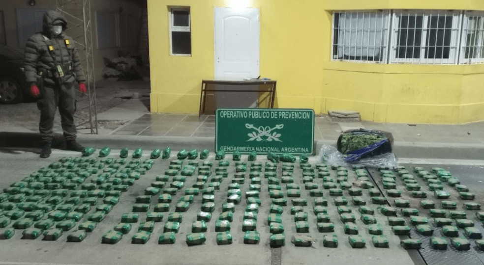 Incautan 350 kilos de hojas de coca en un control vehicular de&nbsp;Catamarca