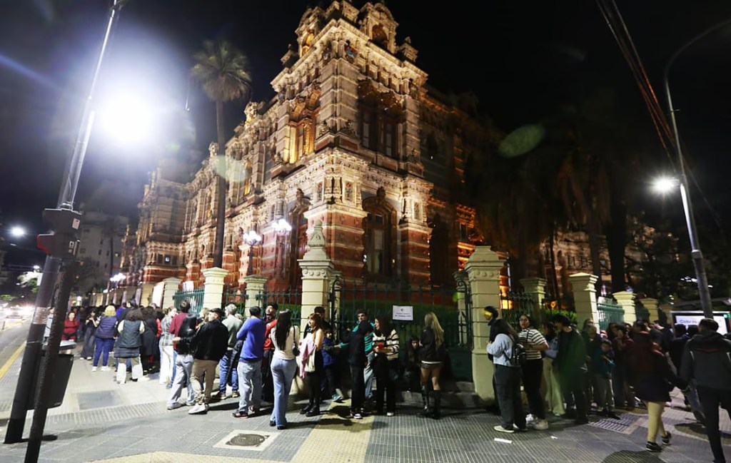 Interés por AySA: empresas compiten en el proceso de privatización impulsado por el&nbsp;Gobierno